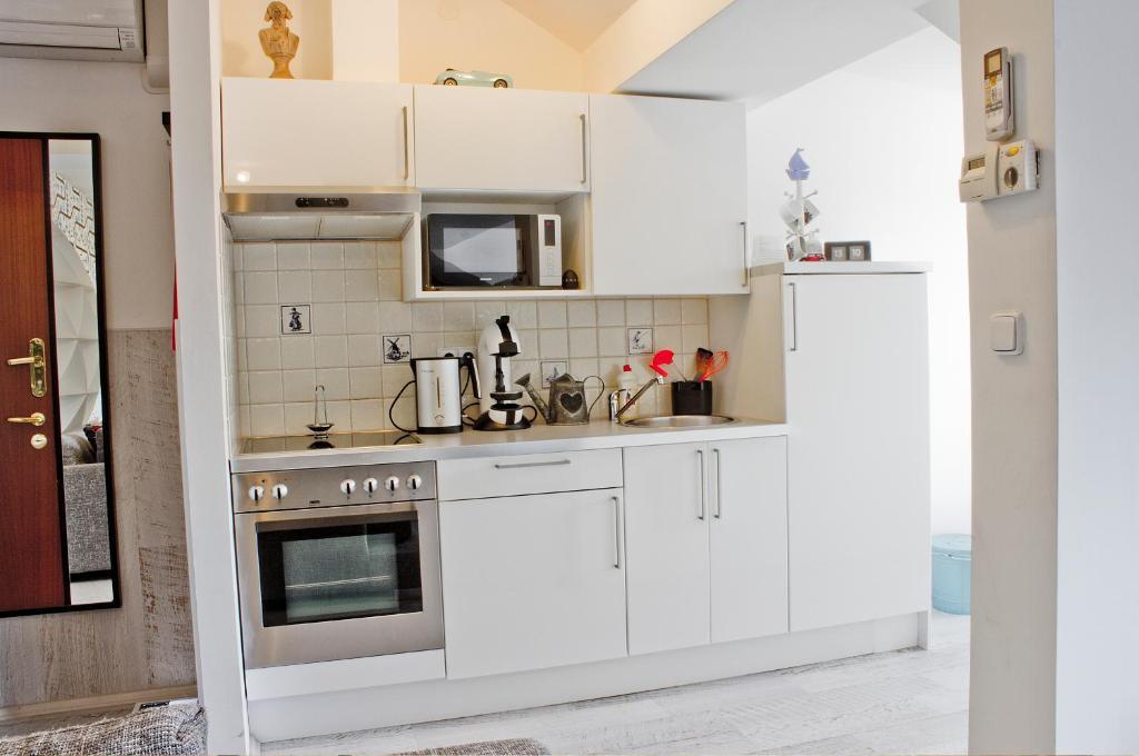 Royal Court Legerova Отель 3*