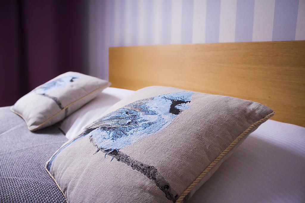 Отель Royal Court Legerova 3*